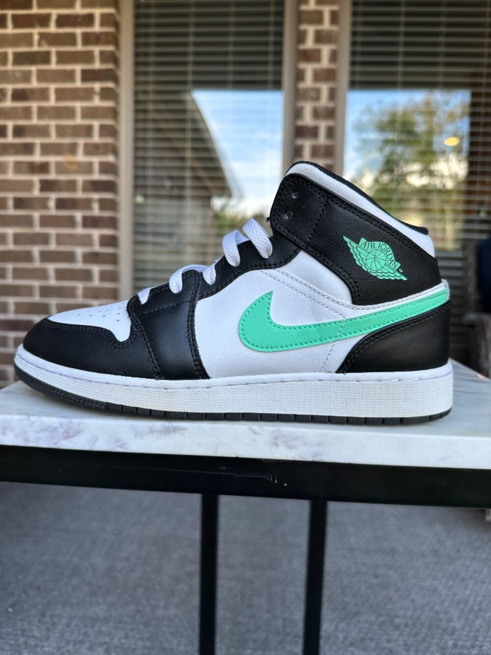 Air Jordan 1 Mid DQ8423-103 White/Green Glow Black Size 8.5 Women Sz 7 Youth/Boy